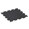 Fitness Performance Elite Trainingsvloer von WARCO im Farbdesign Licht Rood Gespikkeld mit den Abmessungen 50 x 50 x 1,5 cm | 0,25 m². Produktfoto von Artikel 3769 in der Aufsicht von schräg vorne.