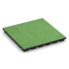 Rubberen speelplaatstegel – 170 cm von WARCO im Farbdesign Lindegroen mit den Abmessungen 50 x 50 x 4,8 cm | 0,25 m². Produktfoto von Artikel 6137 in der Aufsicht von schräg vorne.