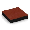 Fallschutzplatte – 300 cm von WARCO im Farbdesign Ziegelrot mit den Abmessungen 50 x 50 x 11 cm | 0,25 m². Produktfoto von Artikel 6278 in der Aufsicht von schräg vorne.