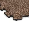 Detailaufnahme der Randausprägung von WARCO-Produkt 4214, Sportboden‑Platte 1,8 cm, Format 500 x 500 x 18 mm, Farbe Bast & Borke.