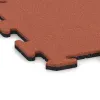 Detailaufnahme der Randausprägung von WARCO-Produkt 6218, Sportboden‑Platte 1,8 cm, Format 500 x 500 x 18 mm, Farbe Hellrot-Orange.