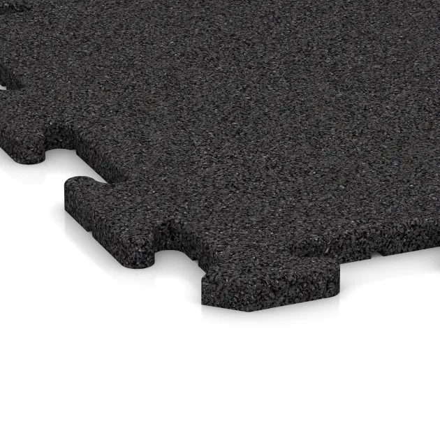 Detailaufnahme der Randausprägung von WARCO-Produkt 6102, Indoor-Klickfliese, Format 500 x 500 x 18 mm, Farbe Anthrazit.