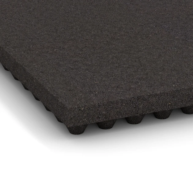 La vue détaillée sur les bords du produit WARCO 3643, Tapis d’écurie de luxe, au format 100 × 50 × 5,5 cm, en couleur Anthracite.