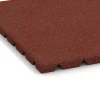 Detailaufnahme der Randausprägung von WARCO-Produkt 3966, Hunde-Liegematte, Format 50 × 50 × 2,5 cm, Farbe Ziegelrot.