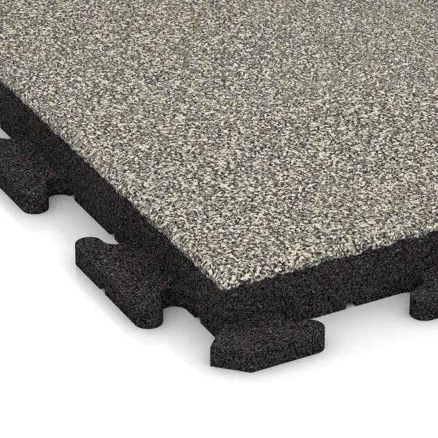 Detailaufnahme der Randausprägung von WARCO-Produkt 1423, Terrassenplatte Classic, Format 500 x 500 x 50 mm, Farbe Heller Granit.