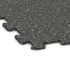 Detailaufnahme der Randausprägung von WARCO-Produkt 1019, Fitnessvloer Compact, Format 970 x 970 x 8 mm, Farbe Donkergrijs Graniet.