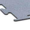 Detailaufnahme der Randausprägung von WARCO-Produkt 6146, Fitness Performance Elite Trainingsboden, Format 100 x 100 x 1 cm | 1,00 m², Farbe Nebelgrau.