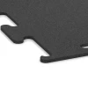 La vue détaillée sur les bords du produit WARCO 3749, Fitness Performance Elite Revêtement Sportif, au format 50 x 50 x 1 cm | 0,25 m², en couleur Anthracite.