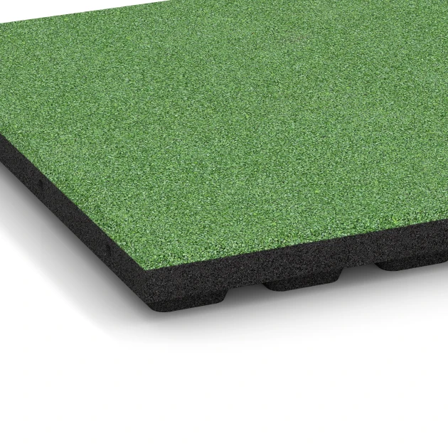 Detailaufnahme der Randausprägung von WARCO-Produkt 6374, Terrassenplatte Classic, Format 50 x 50 x 4 cm, Farbe Lindgrün.