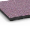 Detailaufnahme der Randausprägung von WARCO-Produkt 6368, Terrassenplatte Classic, Format 50 x 50 x 4 cm, Farbe Lavendel.