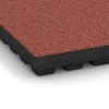 La vue détaillée sur les bords du produit WARCO 6296, Dalles amortissantes, au format 50 x 50 x 7 cm, en couleur Rouge tomate.