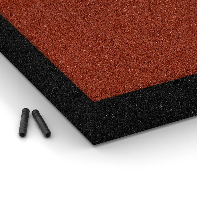 Detailaufnahme der Randausprägung von WARCO-Produkt 6272, Rubberen speelplaatstegel – 230 cm, Format 50 x 50 x 8 cm, Farbe Baksteenrood.