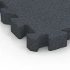 Detailaufnahme der Randausprägung von WARCO-Produkt 6319, Valtegel met puzzelverbinding, Format 50 x 50 x 6 cm | 0,25 m², Farbe Leisteengrijs.