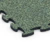 Detailaufnahme der Randausprägung von WARCO-Produkt 6825, Fitness Active vloertegel, Format 44,6 x 44,6 x 1,8 cm, Farbe Engels gazon.