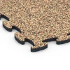 La vue détaillée sur les bords du produit WARCO 6790, Dalle balcon caoutchouc, au format 44,6 x 44,6 x 1,8 cm, en couleur Terracotta.