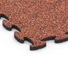 Detailaufnahme der Randausprägung von WARCO-Produkt 6791, Balkon Bodenbelag, Format 44,6 x 44,6 x 1,8 cm, Farbe Feuersglut.