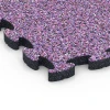Detailaufnahme der Randausprägung von WARCO-Produkt 6936, Fallschutz Puzzlematte, Format 44,6 x 44,6 × 2,8 cm, Farbe Lavendel.