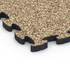 La vue détaillée sur les bords du produit WARCO 6849, Fitness Active dalle, au format 44,6 x 44,6 × 2,8 cm, en couleur Rattan.