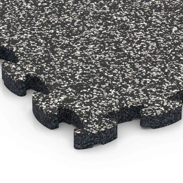 Detailaufnahme der Randausprägung von WARCO-Produkt 6814, Steinteppich Klickfliese, Format 28,9 x 28,9 x 1,8 cm, Farbe Dunkelgrauer Granit.