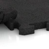 Le gros plan sur le système de connexion des revêtements de sol WARCO 3475 - Revêtement d'aire de jeux en couleur Anthracite. Les dimensions 100 x 100 x 4 cm | 1,00 m².