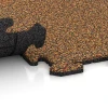 Großaufnahme vom Verbindungssystem von WARCO-Boden 5949 - Indoor-Klickfliese im Farbdesign Terra Cotta. Abmessungen 100 x 100 x 1,8 cm | 1,00 m².