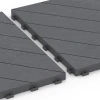 Le gros plan sur le système de connexion des revêtements de sol WARCO 6326 - Point de Hongrie – Dalle clipsable en couleur Gris argent. Les dimensions 38,5 x 38,5 x 2 cm.