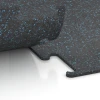 Großaufnahme vom Verbindungssystem von WARCO-Boden 3766 - Fitness Performance Elite Trainingsboden im Farbdesign Leicht Blau Gesprenkelt. Abmessungen 50 x 50 x 1 cm | 0,25 m².