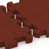 Großaufnahme vom Verbindungssystem von WARCO-Boden 6994 - Fitness Bodenschutzmatte im Farbdesign Ziegelrot. Abmessungen 50 x 50 x 4 cm | 0,25 m².