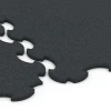 Großaufnahme vom Verbindungssystem von WARCO-Boden 7086 - Rubber mat voor honden im Farbdesign Antraciet. Abmessungen 102,5 x 102,5 x 1,5 cm | 1,05 m².