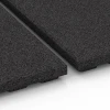 Großaufnahme vom Verbindungssystem von WARCO-Boden 6387 - Stalmat Premium im Farbdesign Antraciet. Abmessungen 100 x 100 x 4,5 cm | 1,00 m².