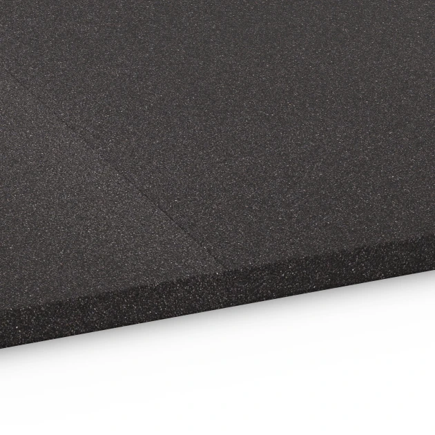 Le gros plan sur le système de connexion des revêtements de sol WARCO 6658 - Dalle de sous-couche Cl. 1 en couleur Anthracite. Les dimensions 104 x 104 x 2,7 cm.