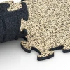 Großaufnahme vom Verbindungssystem von WARCO-Boden 6766 - Poolumrandung im Farbdesign Travertin. Abmessungen 44,6 x 44,6 x 1,8 cm.