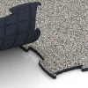 Le gros plan sur le système de connexion des revêtements de sol WARCO 6869 - Dalle Fitness Max en couleur Granit gris. Les dimensions 97,1 x 97,1 × 1,8 cm.