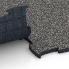 Le gros plan sur le système de connexion des revêtements de sol WARCO 6850 - Fitness Active dalle en couleur Granit gris foncé. Les dimensions 97,1 x 97,1 x 2,8 cm.