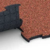 Le gros plan sur le système de connexion des revêtements de sol WARCO 6854 - Fitness Active dalle en couleur Etna. Les dimensions 97,1 x 97,1 x 2,8 cm.