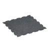 La vue du dessous ou de la face inférieure, c’est-à-dire la face inférieure de la pièce moulée WARCO 6457 - Sol de Fitness Compact au format 50 × 50 × 0,8 cm.
