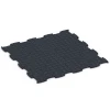 La vue du dessous ou de la face inférieure, c’est-à-dire la face inférieure de la pièce moulée WARCO 6810 - Sol agility pour chiens au format 97,1 x 97,1 × 1,8 cm.