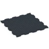La vue du dessous ou de la face inférieure, c’est-à-dire la face inférieure de la pièce moulée WARCO 6969 - Fitness Premium sol technique au format 99 x 99 x 2,8 cm.