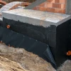 Typische Verlegung oder Einbausituation für den Artikel 0035 von WARCO - ALLESDICHT – Flüssigabdichtung, Farbton Schwarz in der Abmessung 3 kg | 0,9 m².